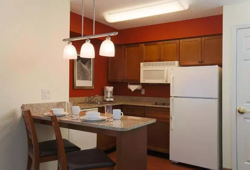 スタンダードスタジオ, Residence Inn By Marriott Fort Smith