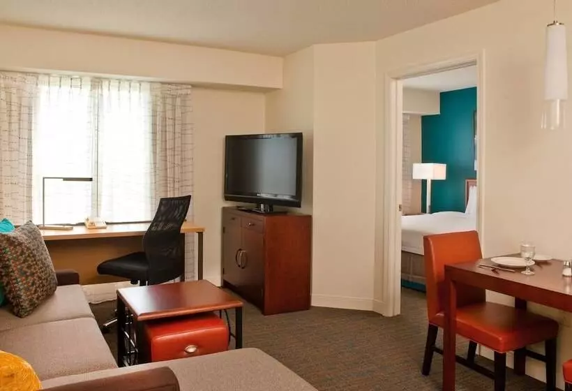 スタンダードスタジオ, Residence Inn Hartford Manchester