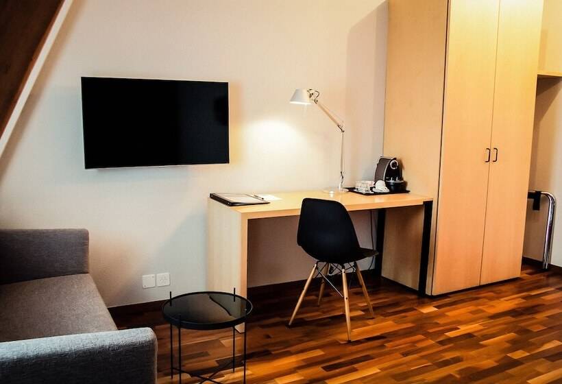 Номер Комфорт, Royal Hotel   Urban Living