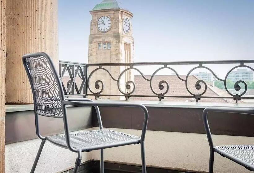 سوییت جونیور با بالکن, Royal Hotel   Urban Living