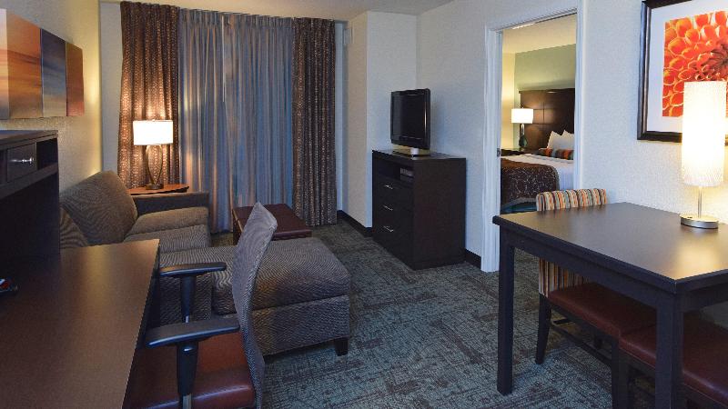 סוויטה מותאמת לאדם עם מוגבלויות, Staybridge Suites   Cincinnati North, An Ihg