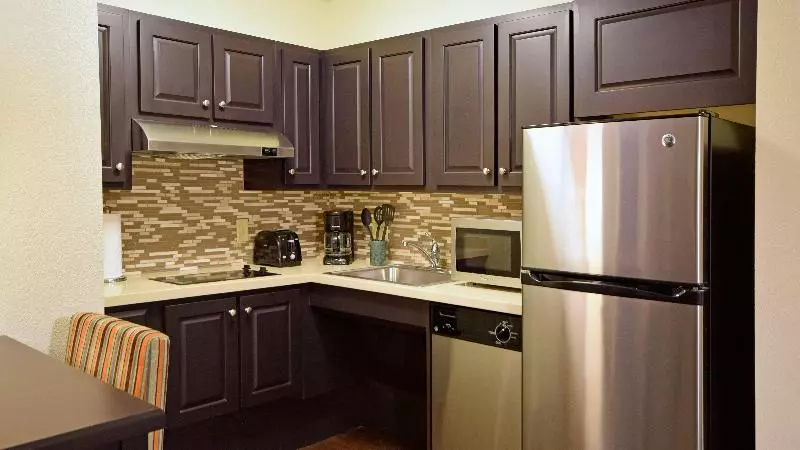 キングサイズベッドのスイートルーム, Staybridge Suites   Cincinnati North, An Ihg