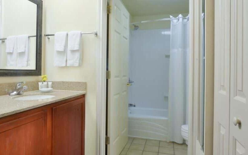 带2个卧室的套房, Staybridge Suites Glenview, An Ihg