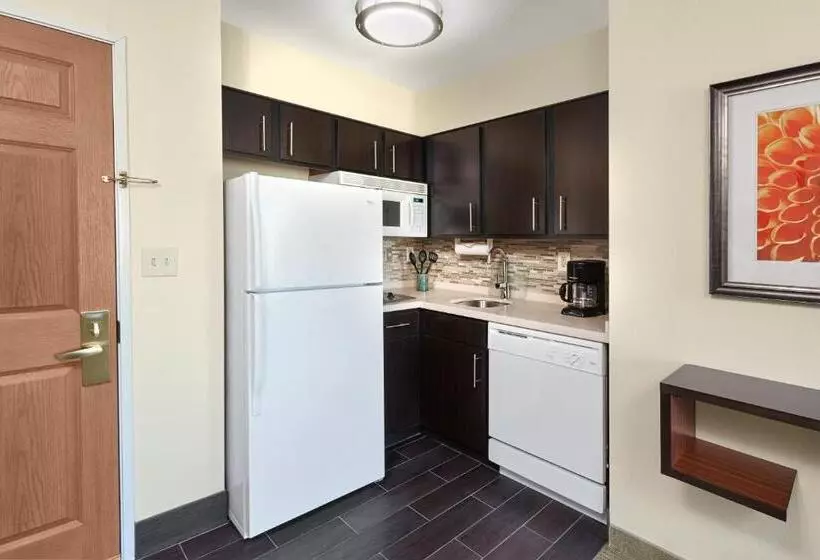 身障者適用キングサイズベッドルーム, Staybridge Suites Glenview, An Ihg
