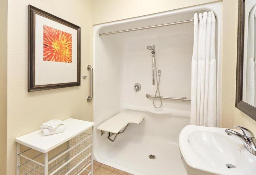 适合残疾人士使用的带超级大床的标准间, Staybridge Suites Glenview, An Ihg