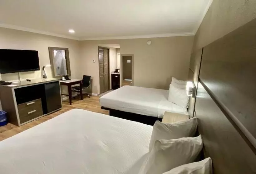 １階のスタンダードルーム, Surestay Hotel By Best Western Santa Cruz