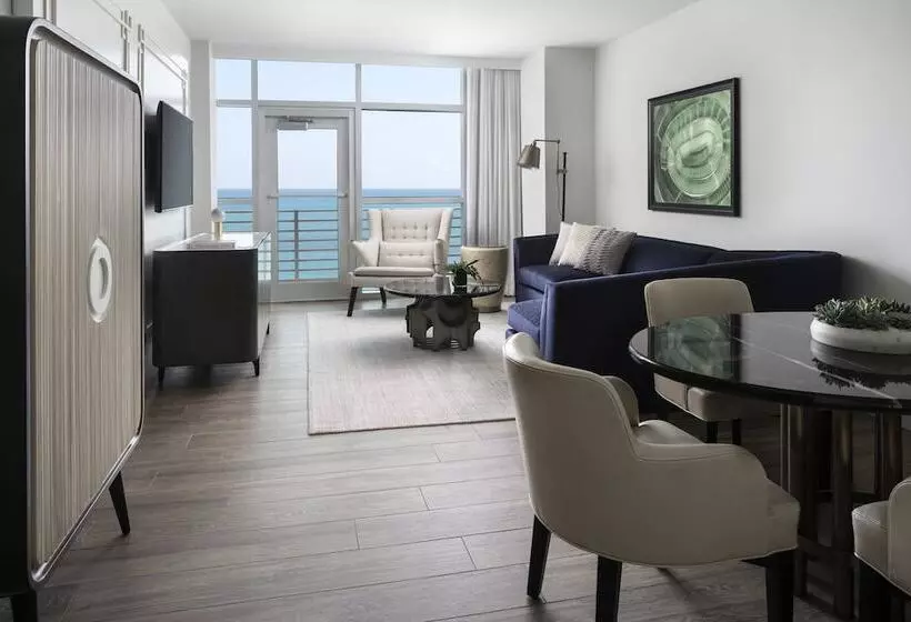 سوییت با چشمانداز دریا, The Ritzcarlton, South Beach