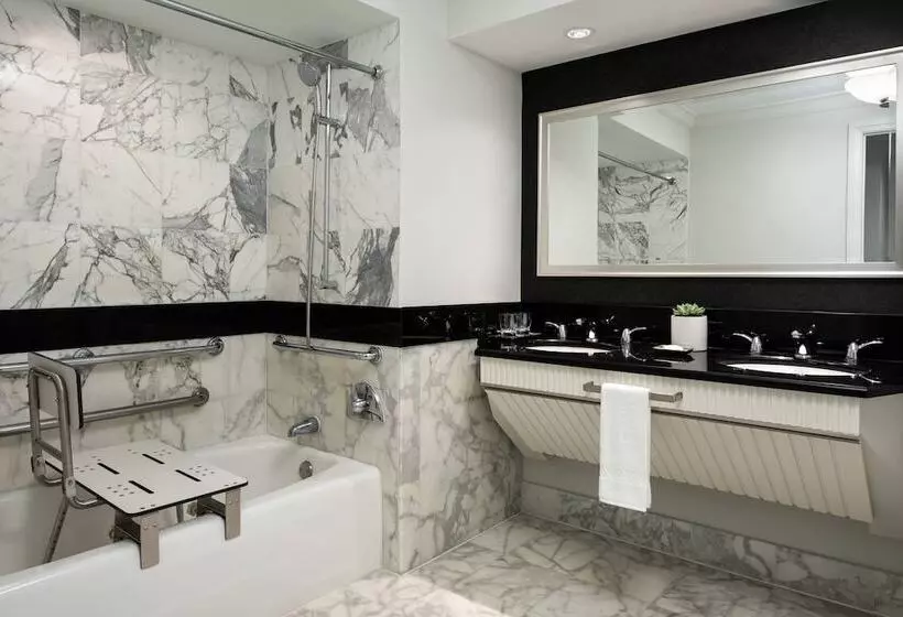 سوئیت برای معلولان, The Ritzcarlton, South Beach