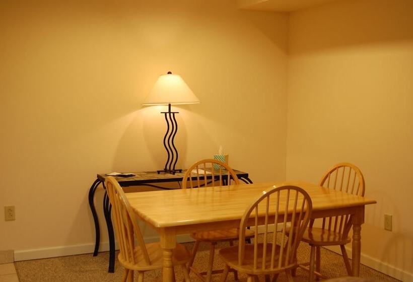 Люкс Deluxe 2 Спальни, Microtel Inn & Suites By Wyndham Plattsburgh