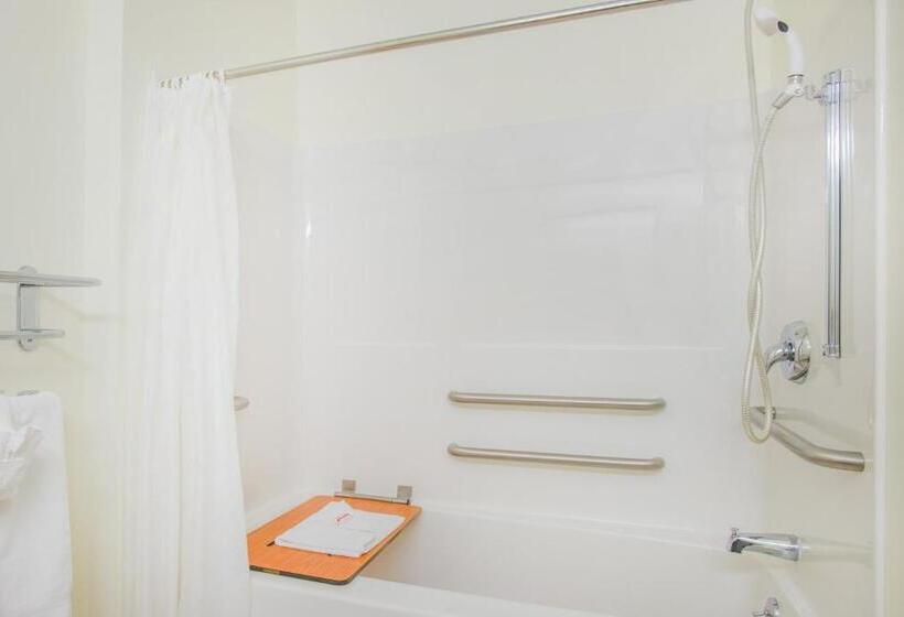חדר סטנדרט מותאם לאדם עם מוגבלויות, Microtel Inn & Suites By Wyndham Plattsburgh