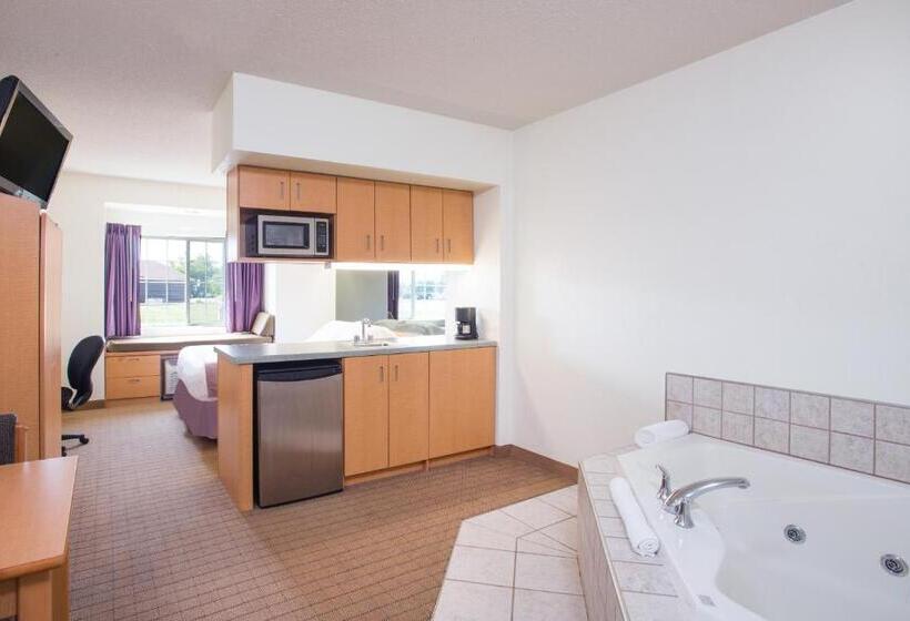 סוויטה עם ג'קוזי, Microtel Inn & Suites By Wyndham Plattsburgh