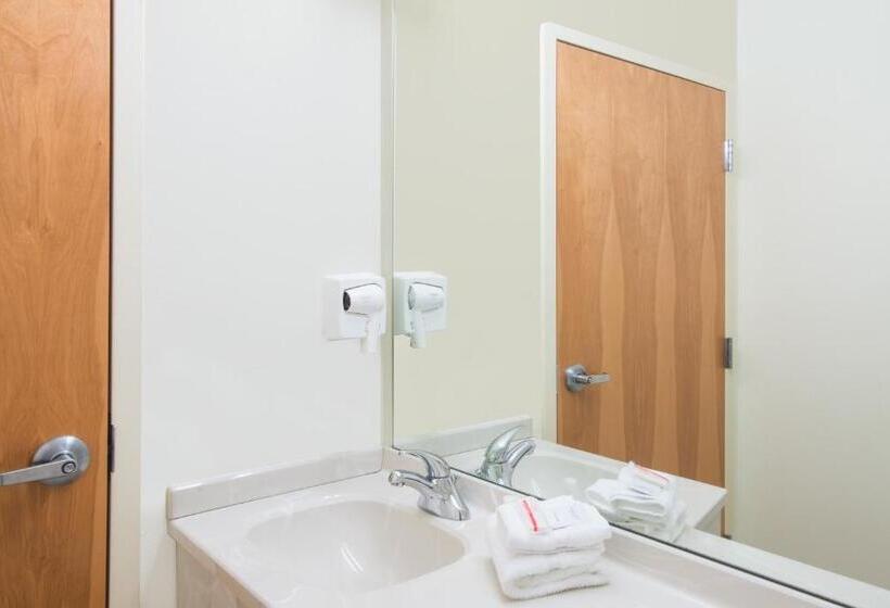 סוויטה עם ג'קוזי, Microtel Inn & Suites By Wyndham Plattsburgh