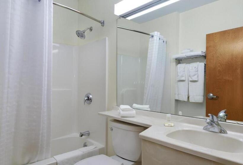 Люкс с гидромассажем, Microtel Inn & Suites By Wyndham Plattsburgh