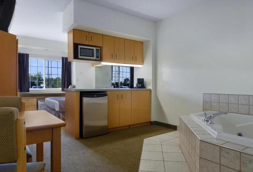 סוויטה עם ג'קוזי, Microtel Inn & Suites By Wyndham Plattsburgh