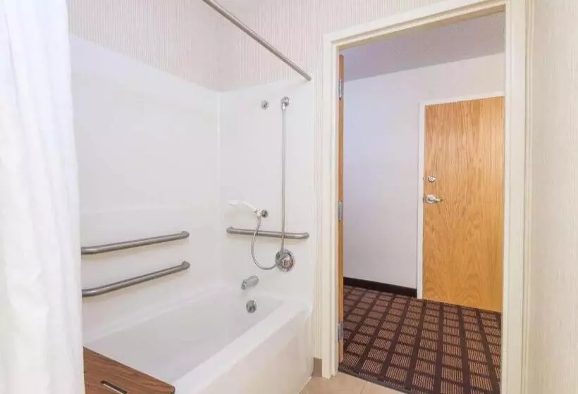 身障者適用スタンダードルーム, Microtel Inn & Suites By Wyndham Uncasville Casino Area