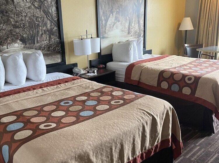 غرفه قياسيه سريرين مزدوجين, Super 8 By Wyndham Adel Ga I 75