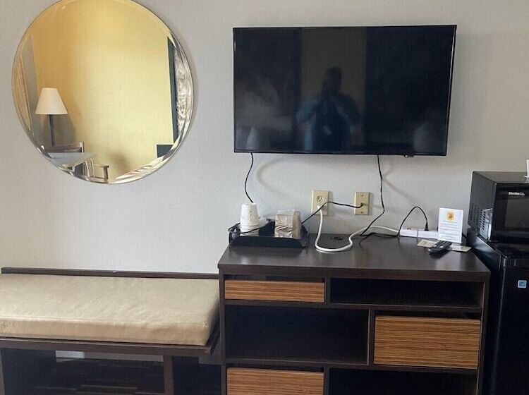 Quarto Estandar 2 Camas Casal, Super 8 By Wyndham Adel Ga I 75