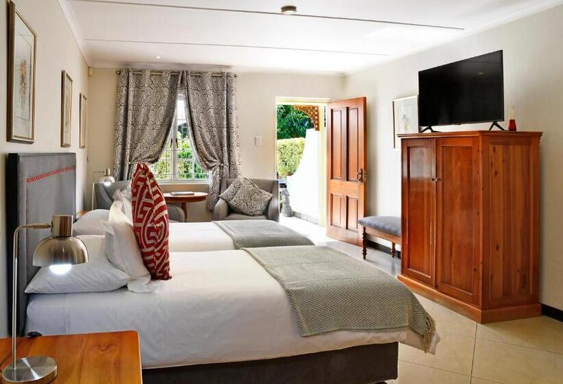 اتاق پرمیوم, The Coach House