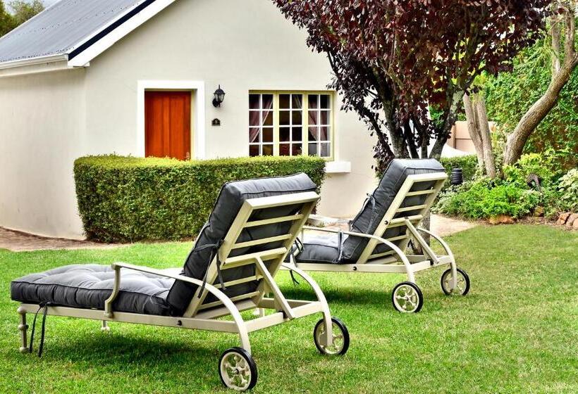Номер Deluxe Кровать Кинг, The Coach House