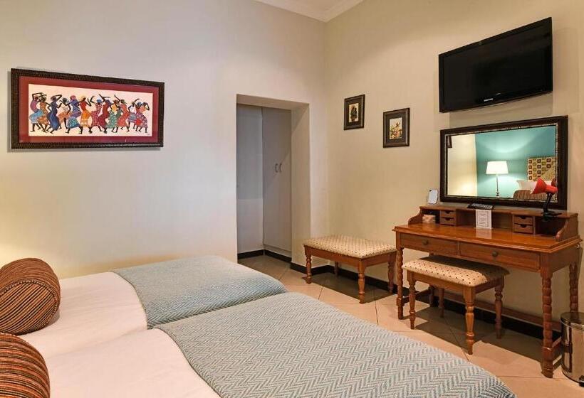 Номер Basic, The Coach House