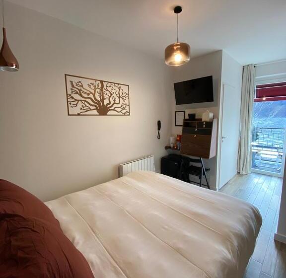 غرفة قياسية مطلّة علي البحيرة, Hôtel Restaurant La Bonne Hôtesse