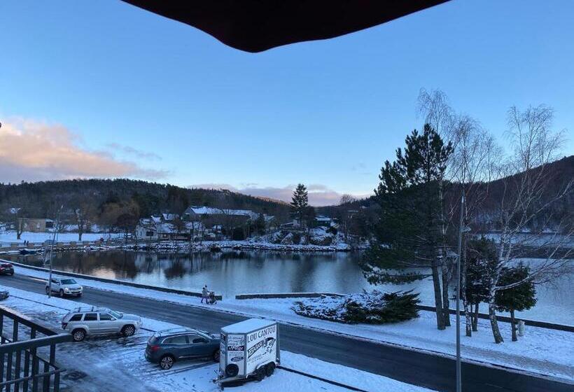 标准间带湖景, Hôtel Restaurant La Bonne Hôtesse