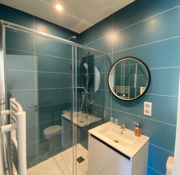 غرفة قياسية مطلّة علي البحيرة, Hôtel Restaurant La Bonne Hôtesse