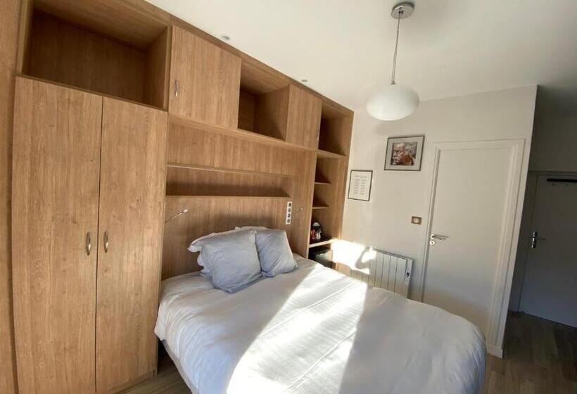 غرفة قياسية مطلّة علي البحيرة, Hôtel Restaurant La Bonne Hôtesse