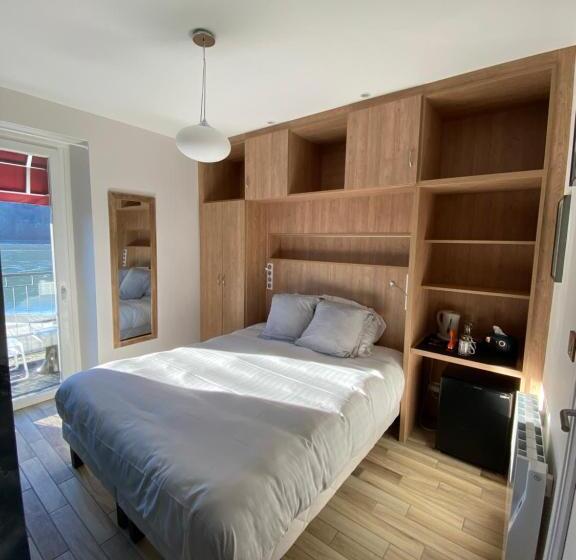 标准间带湖景, Hôtel Restaurant La Bonne Hôtesse