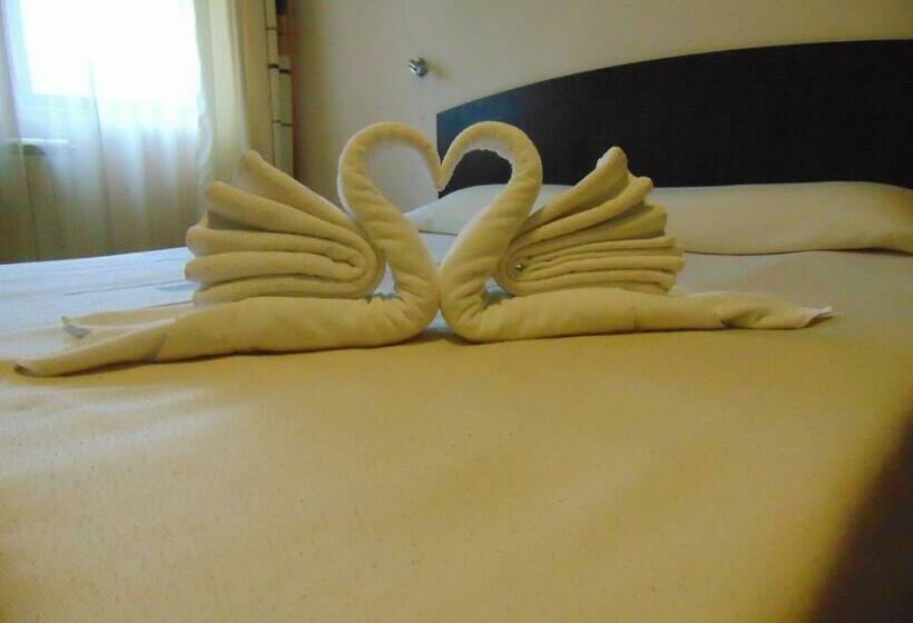 جناح, Meteor Family