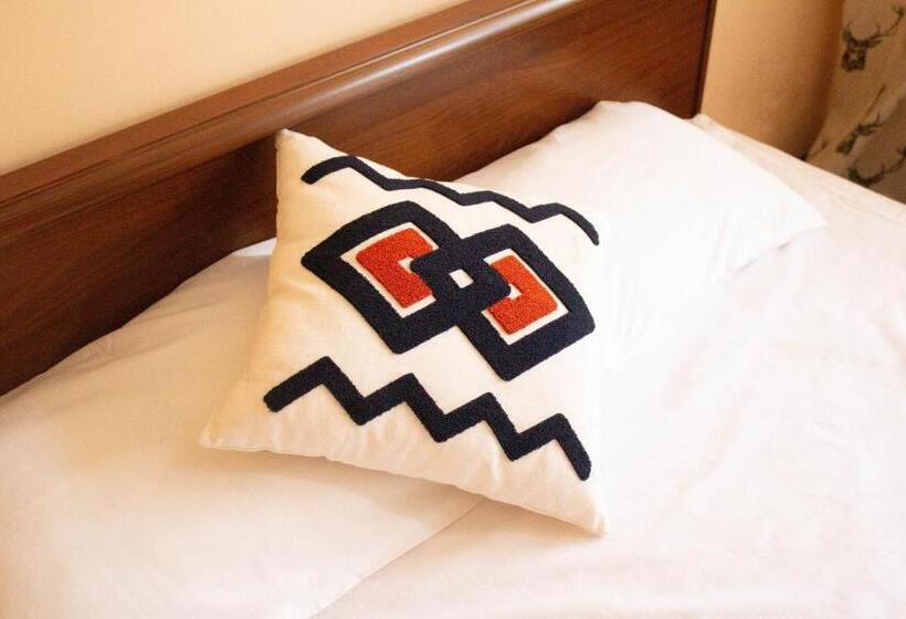 جناح, Meteor Family