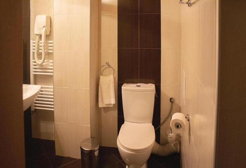 جناح جونيور, Meteor Family