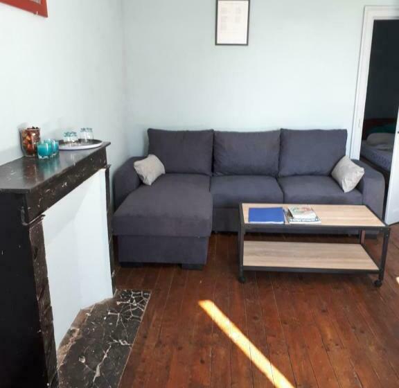 חדר משפחתי, Chez Nathalie Et Jean Claude