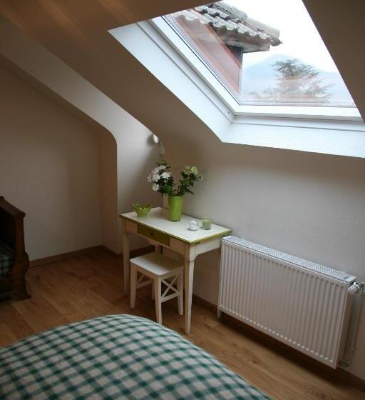 غرفة قياسية, Les Chambres Du Beau Regard