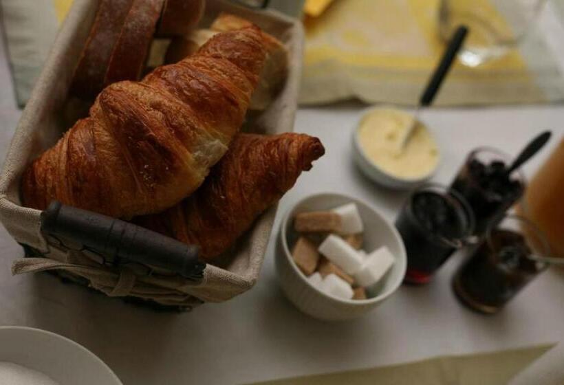 غرفة قياسية, Les Chambres Du Beau Regard