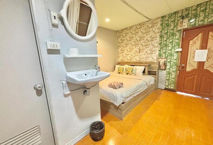 Standard Room, บ้านหมอบิวรีสอร์ทเชียงคาน Baanmhorbiwresortchiangkhan