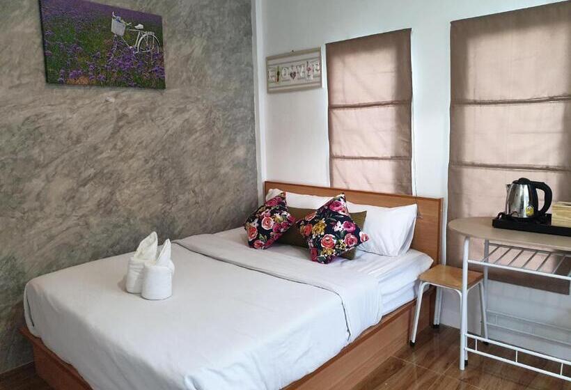 Standard Room Garden View, บ้านหมอบิวรีสอร์ทเชียงคาน Baanmhorbiwresortchiangkhan