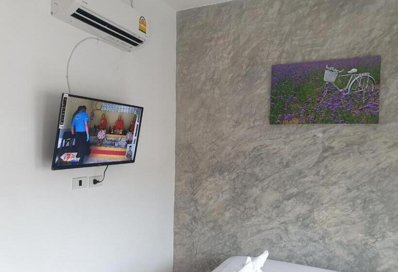 Standard Room Garden View, บ้านหมอบิวรีสอร์ทเชียงคาน Baanmhorbiwresortchiangkhan