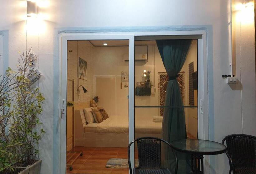 Standard Room Garden View, บ้านหมอบิวรีสอร์ทเชียงคาน Baanmhorbiwresortchiangkhan