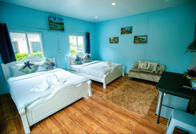 Deluxe Quadruple Room, บ้านหมอบิวรีสอร์ทเชียงคาน Baanmhorbiwresortchiangkhan