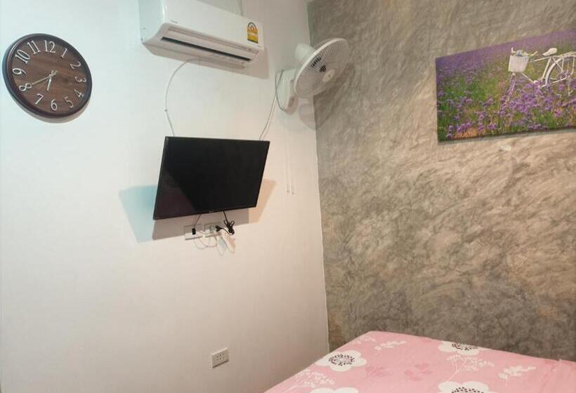 Standard Room Garden View, บ้านหมอบิวรีสอร์ทเชียงคาน Baanmhorbiwresortchiangkhan