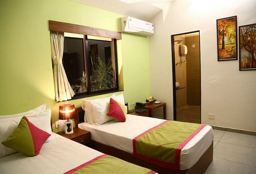 Номер Классика Двуспальная Кровать, The Royal Castle Resorts