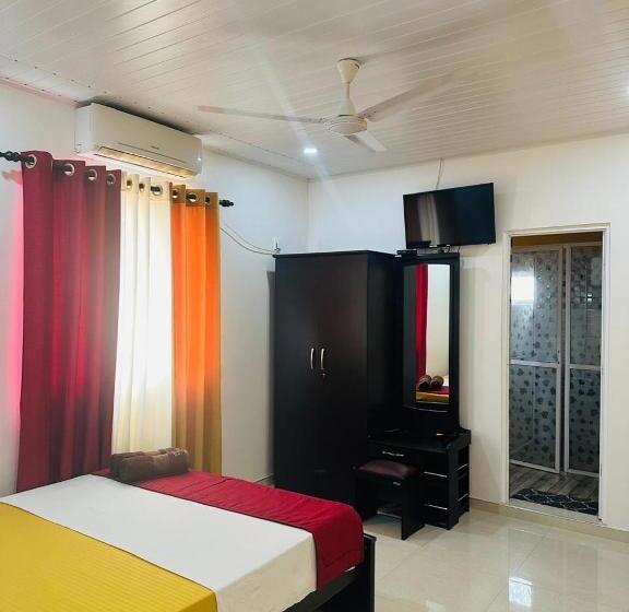 Quarto Estandar, Funwhales Rest House