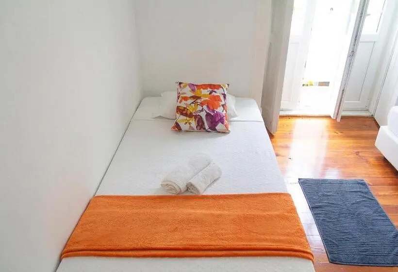 バスルーム共有のトリプルスタンダード, Guest House Amoreiras