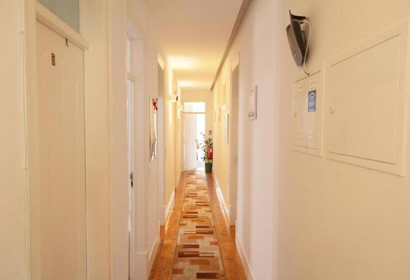 标准单人间共用浴室, Guest House Amoreiras