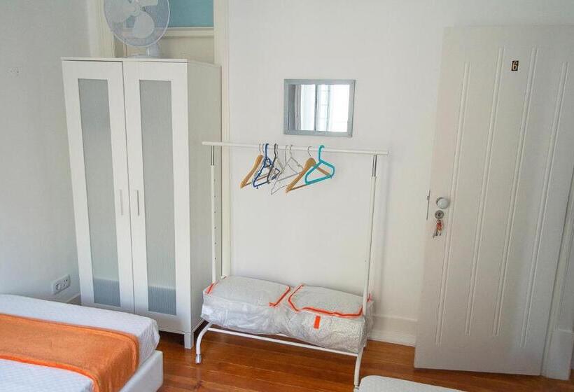 标准三人间共用浴室, Guest House Amoreiras