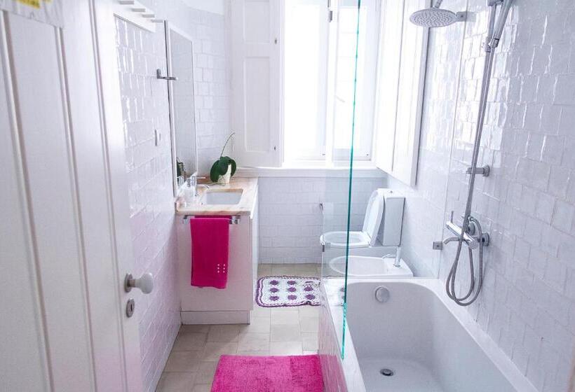 标准单人间共用浴室, Guest House Amoreiras