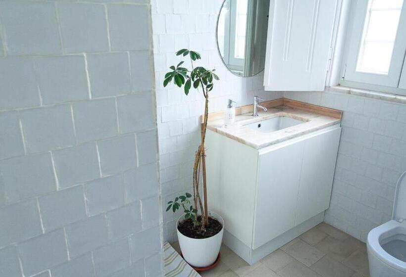 标准单人间共用浴室, Guest House Amoreiras