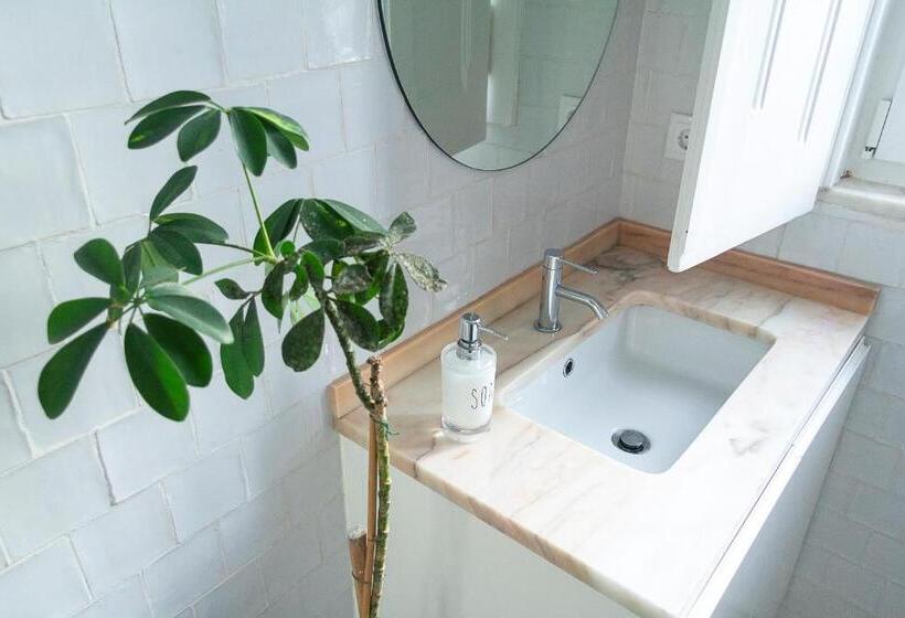 标准单人间共用浴室, Guest House Amoreiras