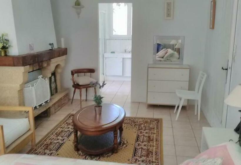 غرفة قياسية, Chez Black And White